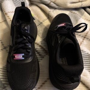 Sketchers Air Cooled Goga Mat Tennis Shoes